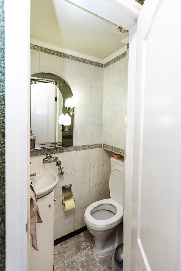 Apartments On Teatralna 26 ลวีฟ ภายนอก รูปภาพ